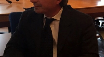 Apre il cantiere per la ristrutturazione della scuola materna di via Kennedy....